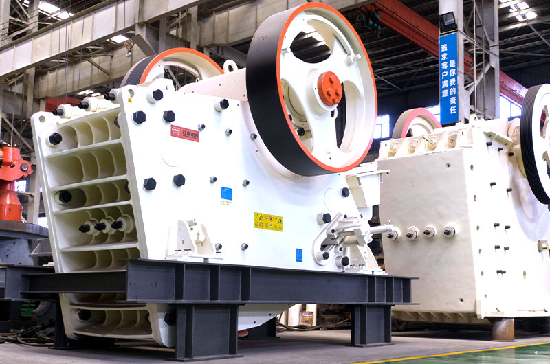 砂石骨料生產(chǎn)線上的粗碎裝備都有啥？帶你看看“老虎口”！