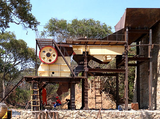 紅星解析：成套石料設(shè)備中常用到的破碎設(shè)備都有哪些？